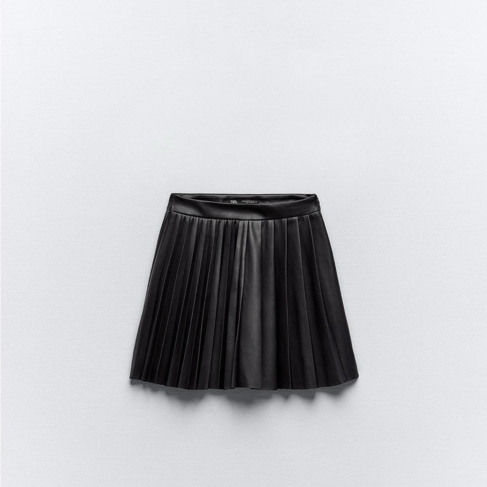 Faux leather mini skirt